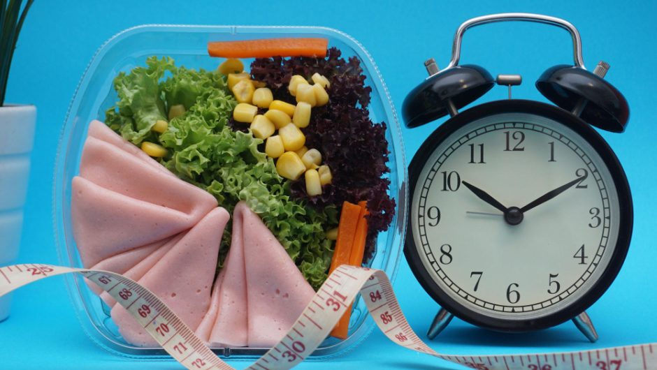 Ce înseamnă dieta fasting intermitent și cum funcționează